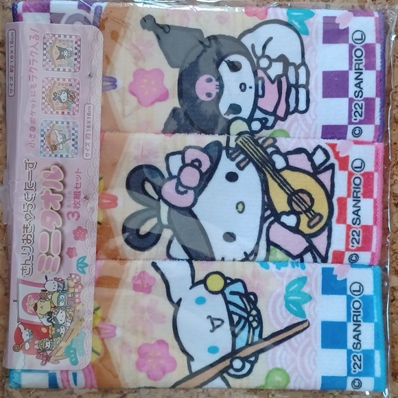 Sanrio characters mini towel set, NEW - Picture 2 of 4